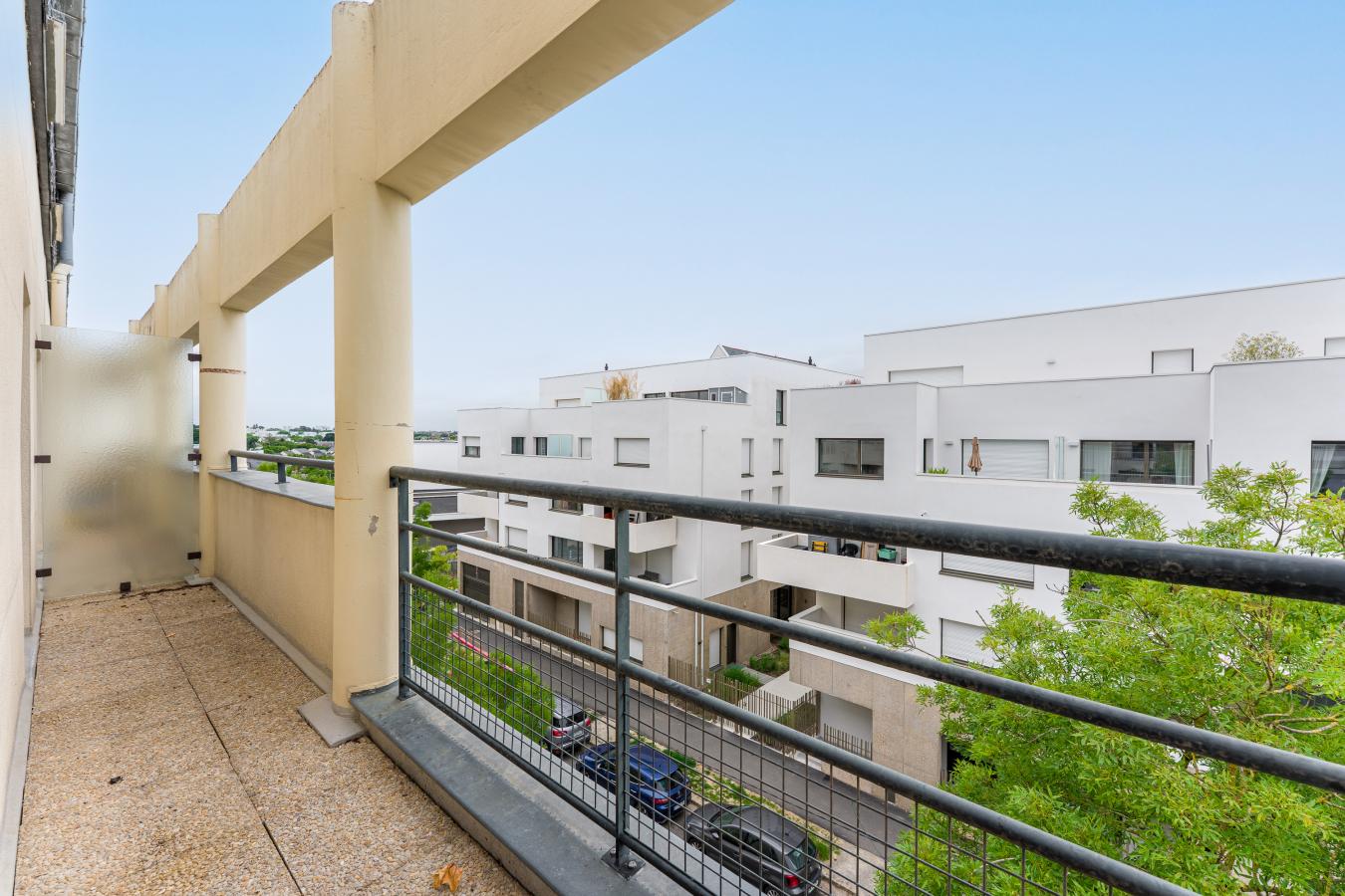 
																																							3 pièces - 
																																						4ème étage - 66m² - 180 000 € - Photo #5