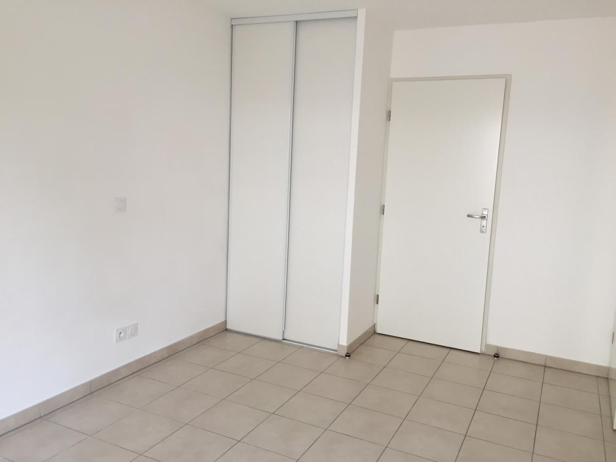 
																																							2 pièces - 
																																						1er étage - 45m² - 774,40 € - Photo #2