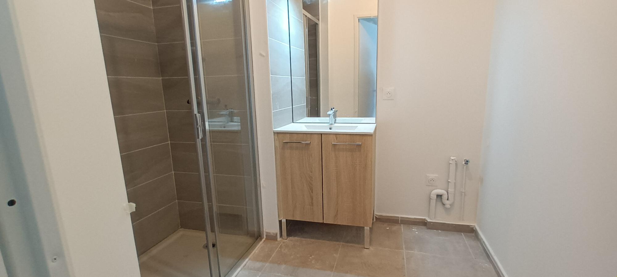 2 pièces - 1er étage - 49m² - 721,60 € - Photo #3