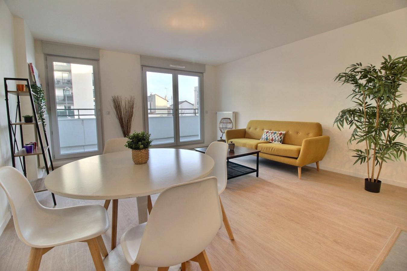 3 pièces - 1er étage - 69m² - 1 386,94 € - Photo #2