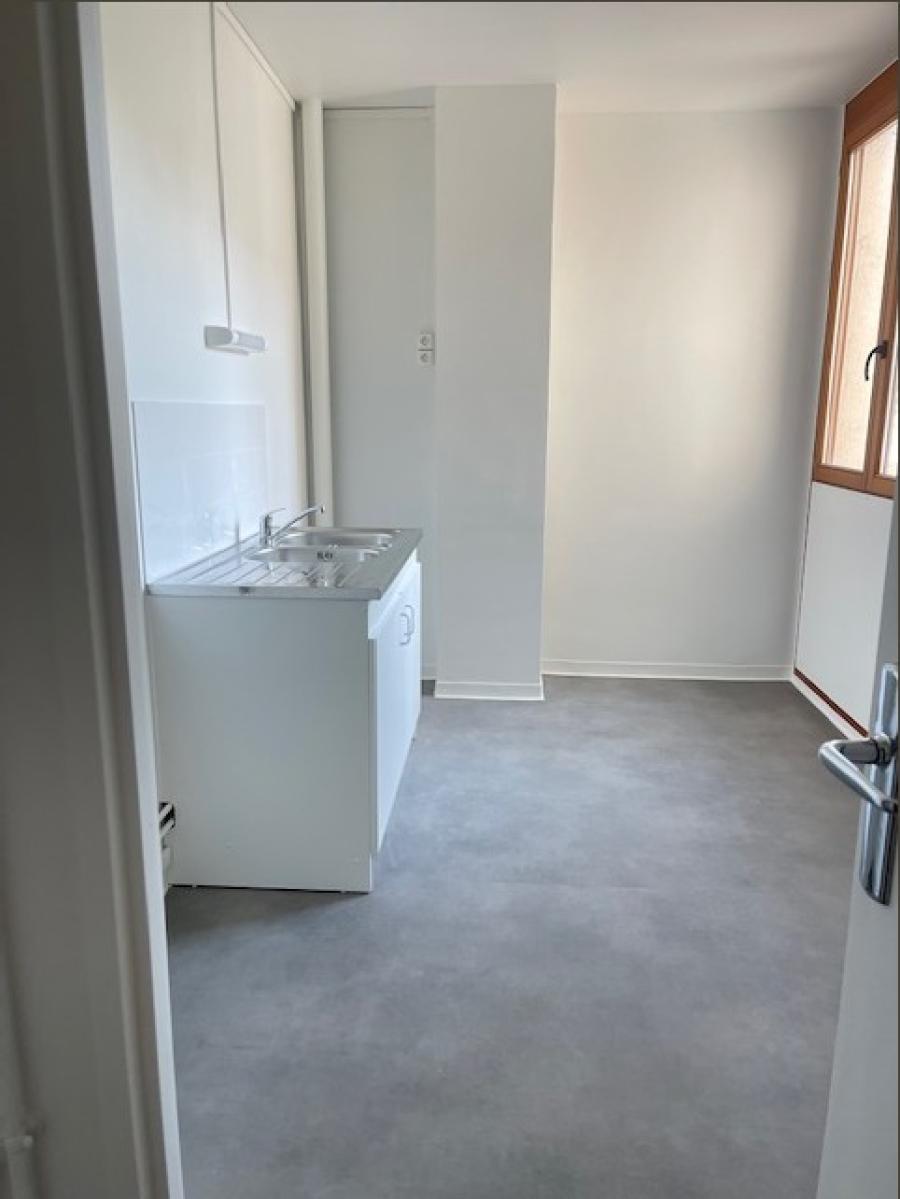 
																			4 pièces - 
																		3ème étage - 73m² - 177 000 € - Photo #2