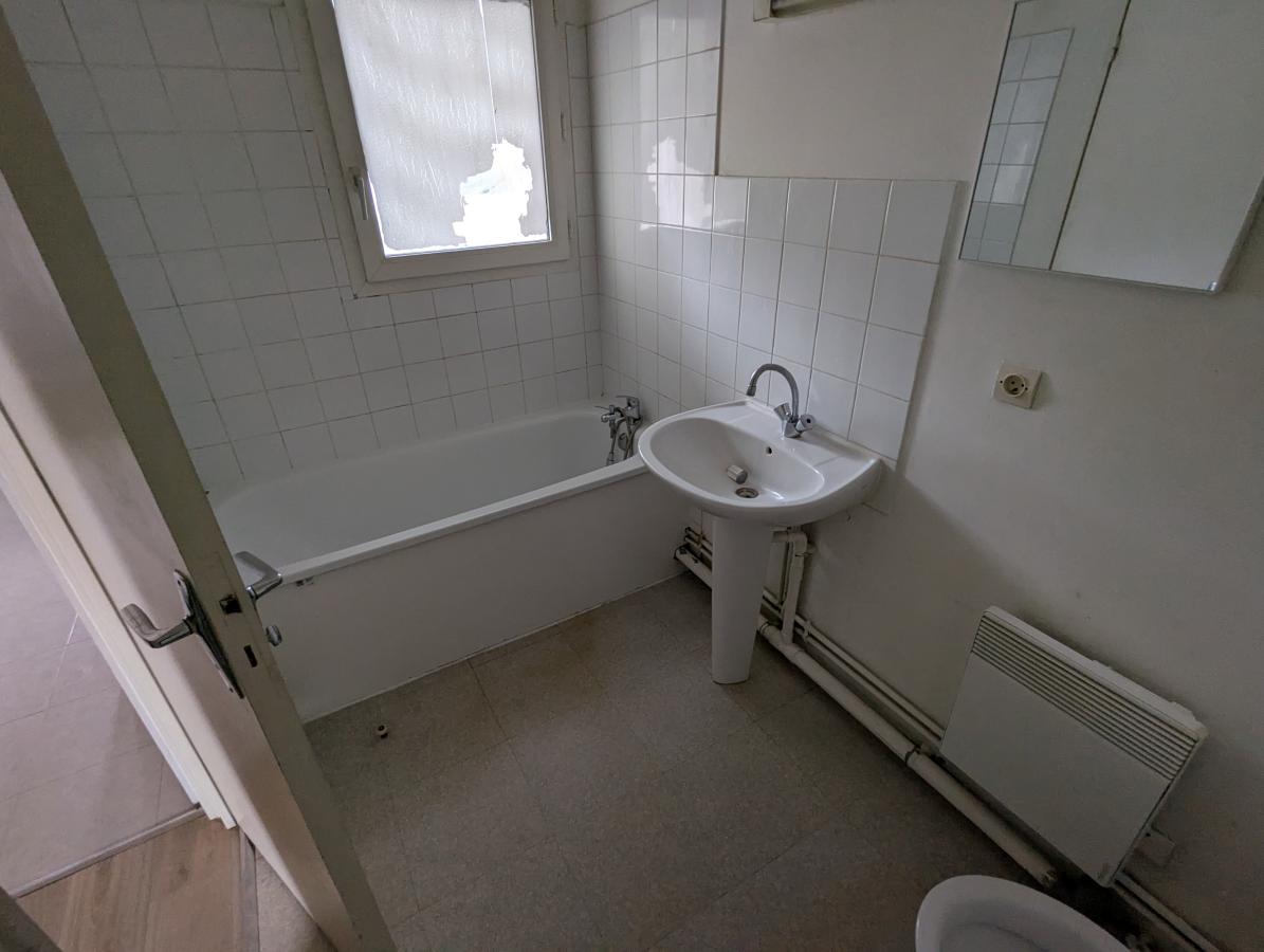 
																																							3 pièces - 
																																						RDC - 80m² - 120 000 € - Photo #4
