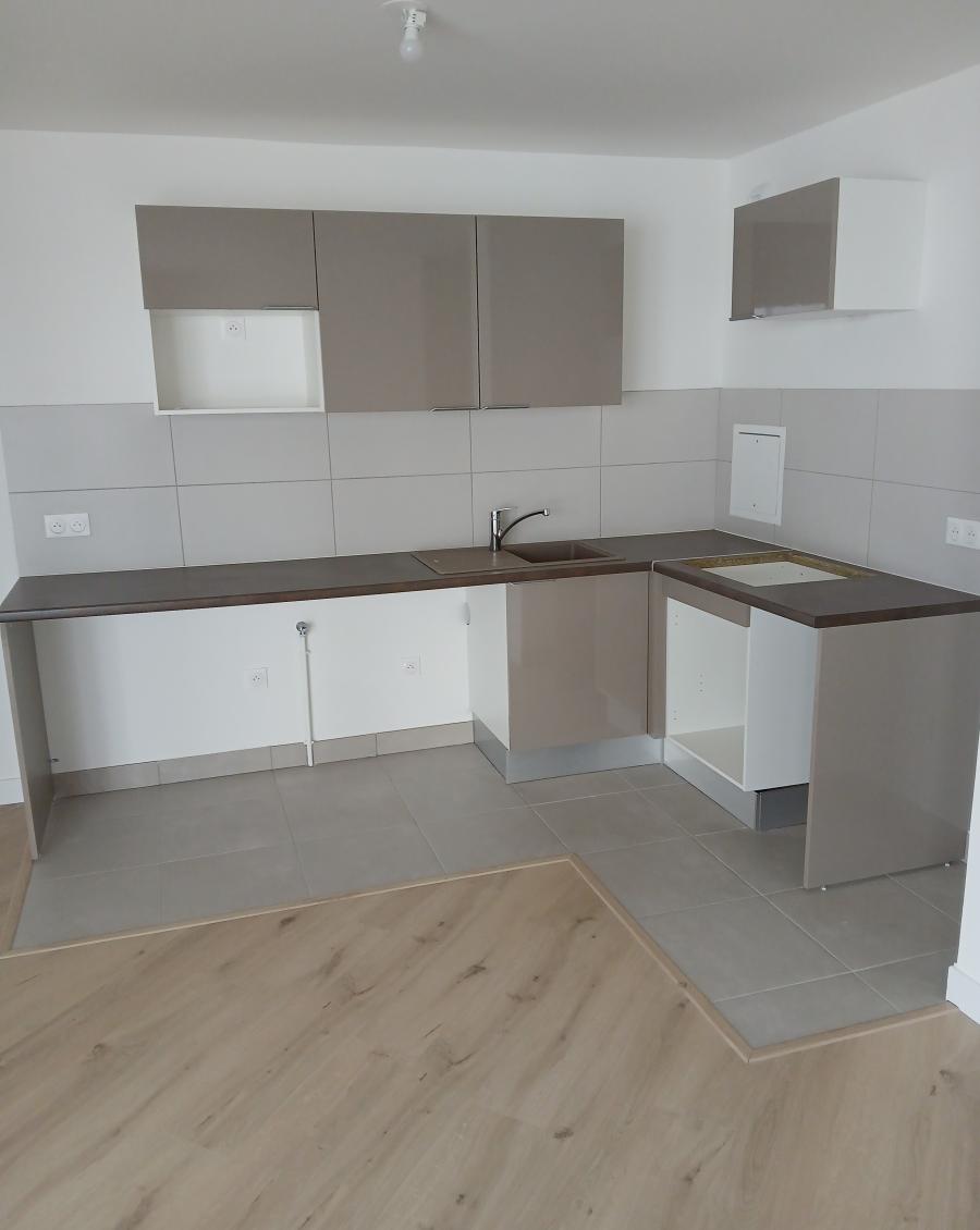 
																			4 pièces - 
																		5ème étage - 75m² - 1 437,80 € - Photo #0