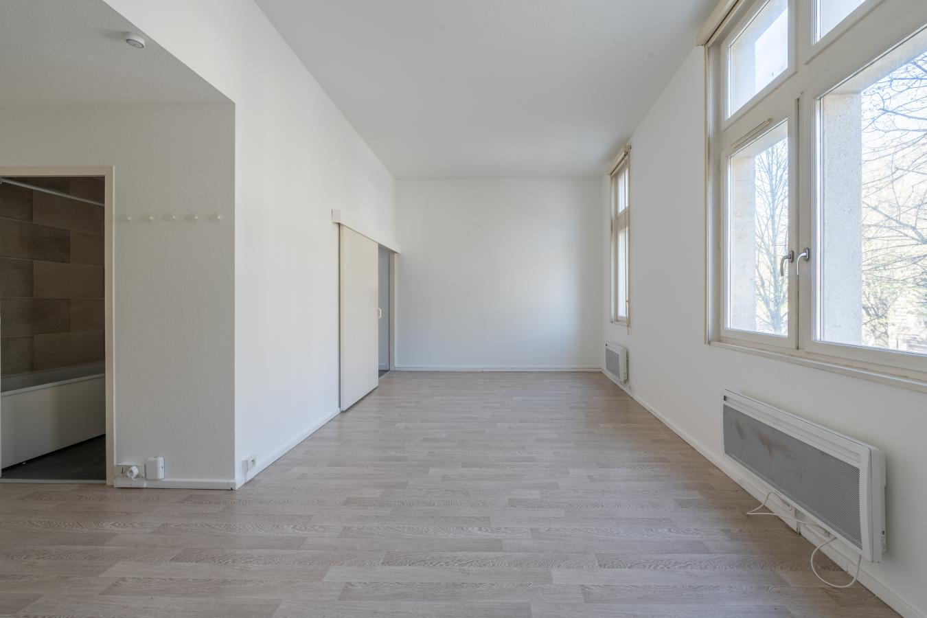 
																			1 pièce - 
																		1er étage - 37m² - 726,11 € - Photo #2