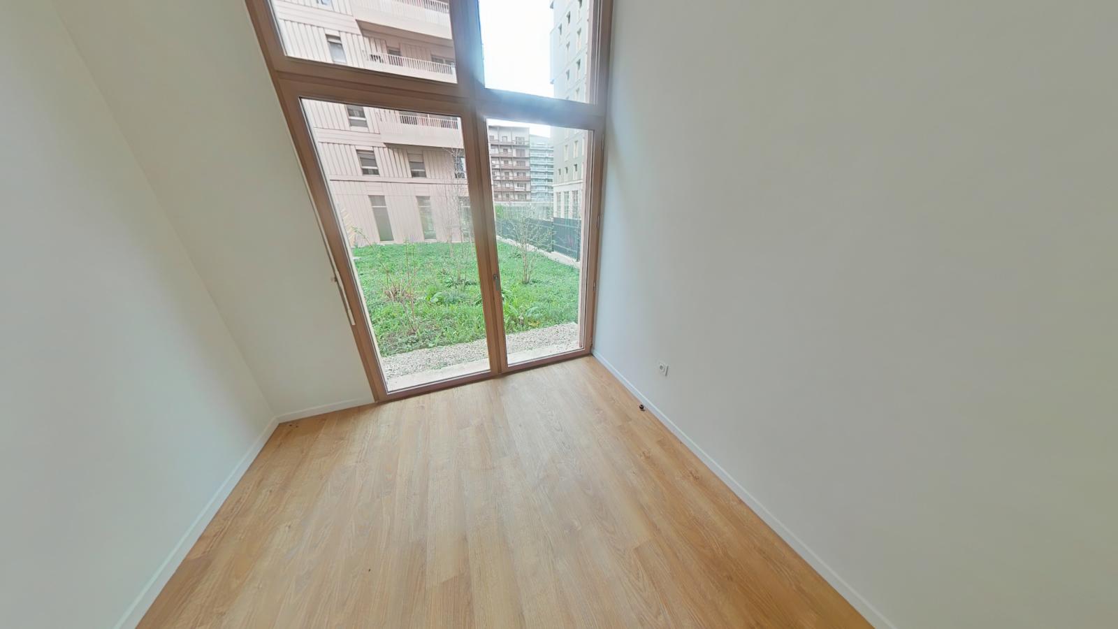 
																																							4 pièces - 
																																						RDC - 89m² - 1 799,17 € - Photo #5