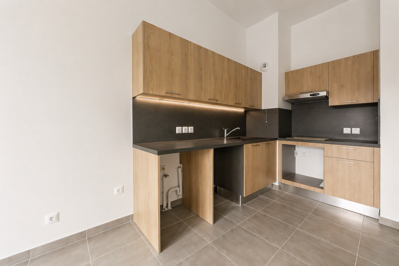 
																																							3 pièces - 
																																						RDC - 65m² - 1 210,81 € - Photo #3