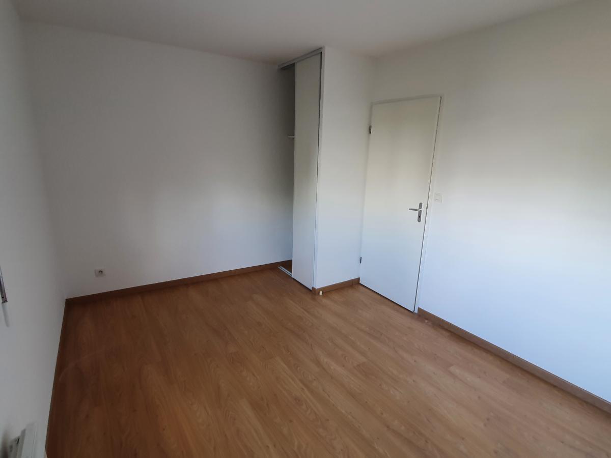 
																																							4 pièces - 
																																						RDC - 88m² - 1 123,66 € - Photo #6