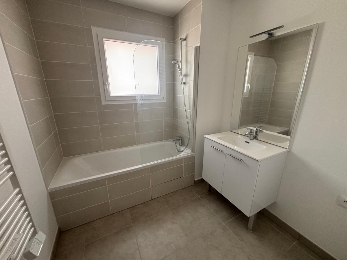 
																																							4 pièces - 
																																						1er étage - 82m² - 947,37 € - Photo #5