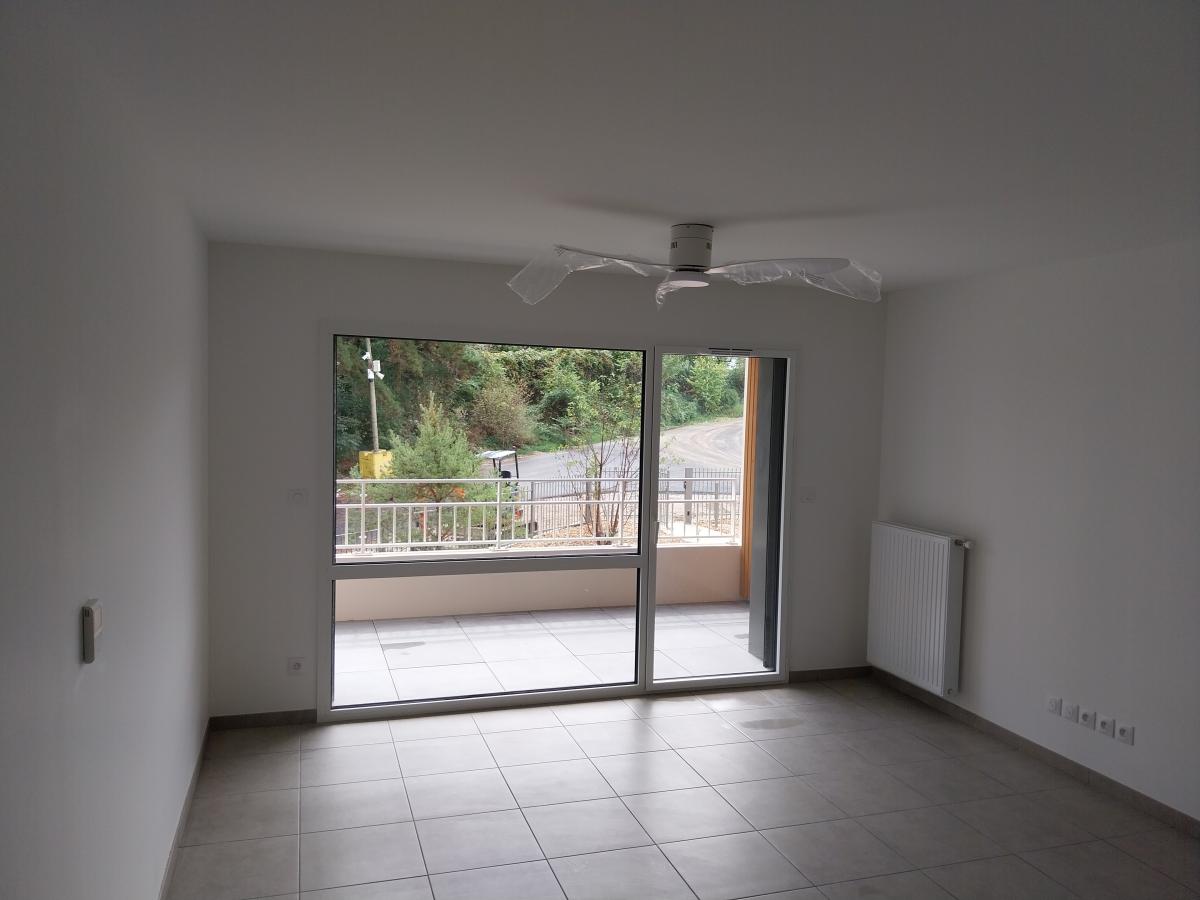 
																			3 pièces - 
																		RDC - 66m² - 985,18 € - Photo #0