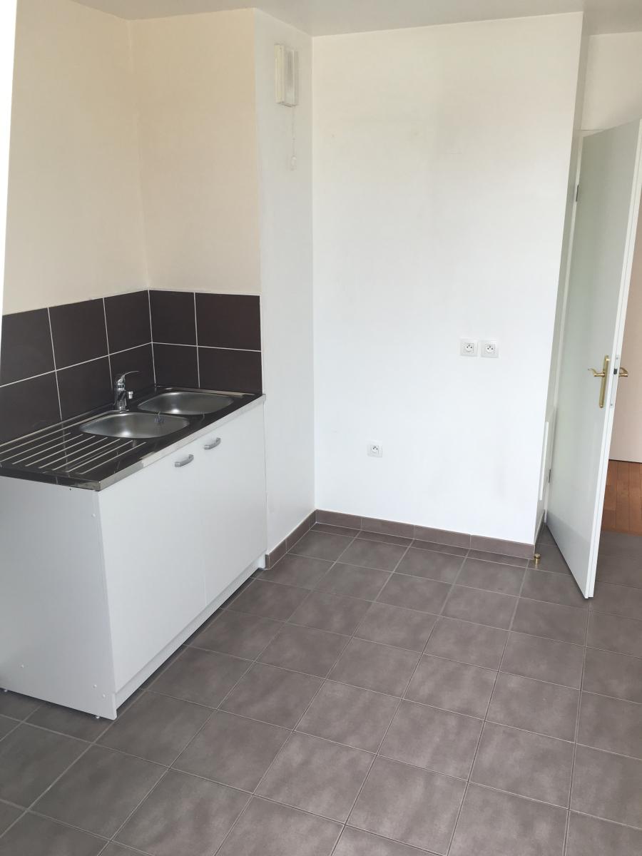 
																																							3 pièces - 
																																						3ème étage - 75m² - 1 575,62 € - Photo #3