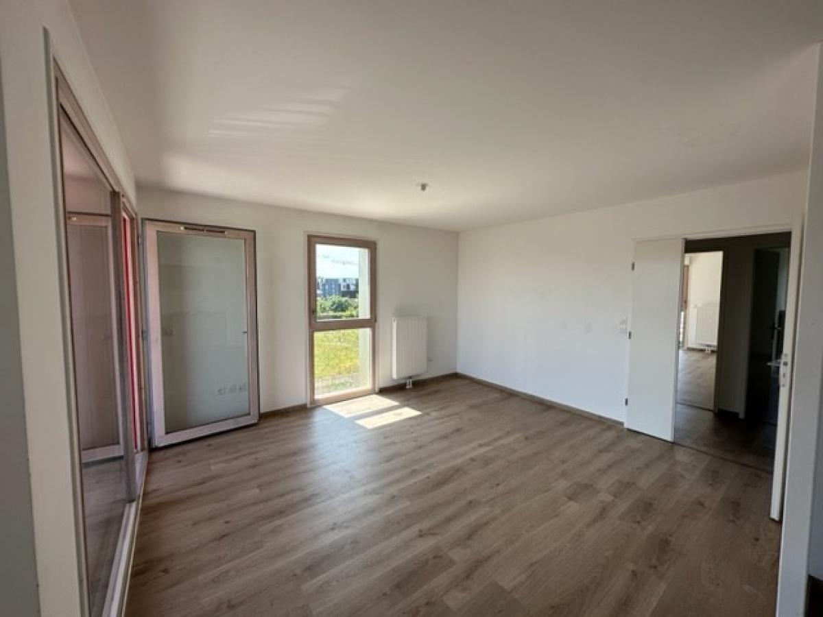 
																																							3 pièces - 
																																						3ème étage - 68m² - 930,21 € - Photo #1