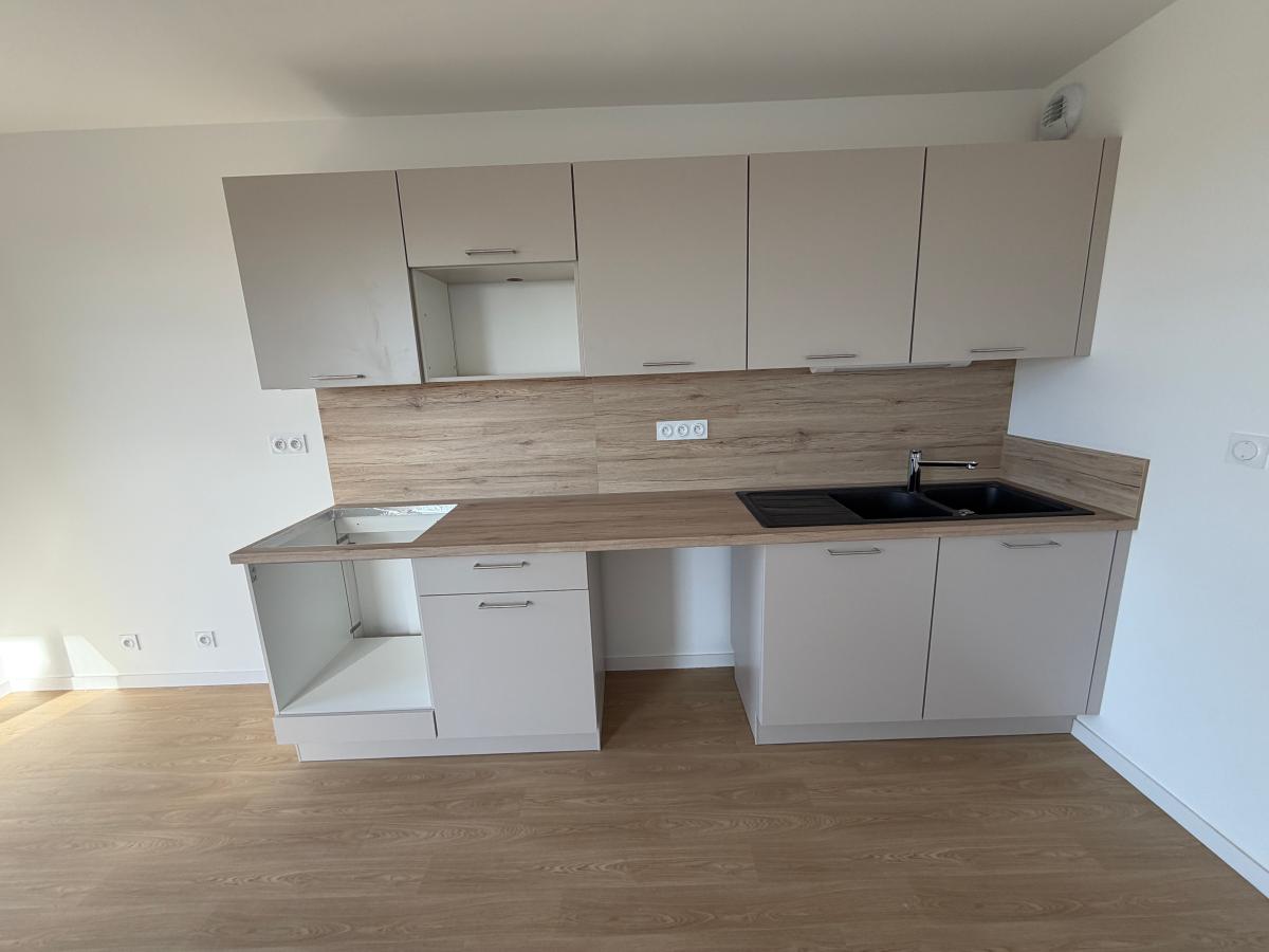 
																			4 pièces - 
																		3ème étage - 100m² - 1 365,23 € - Photo #1