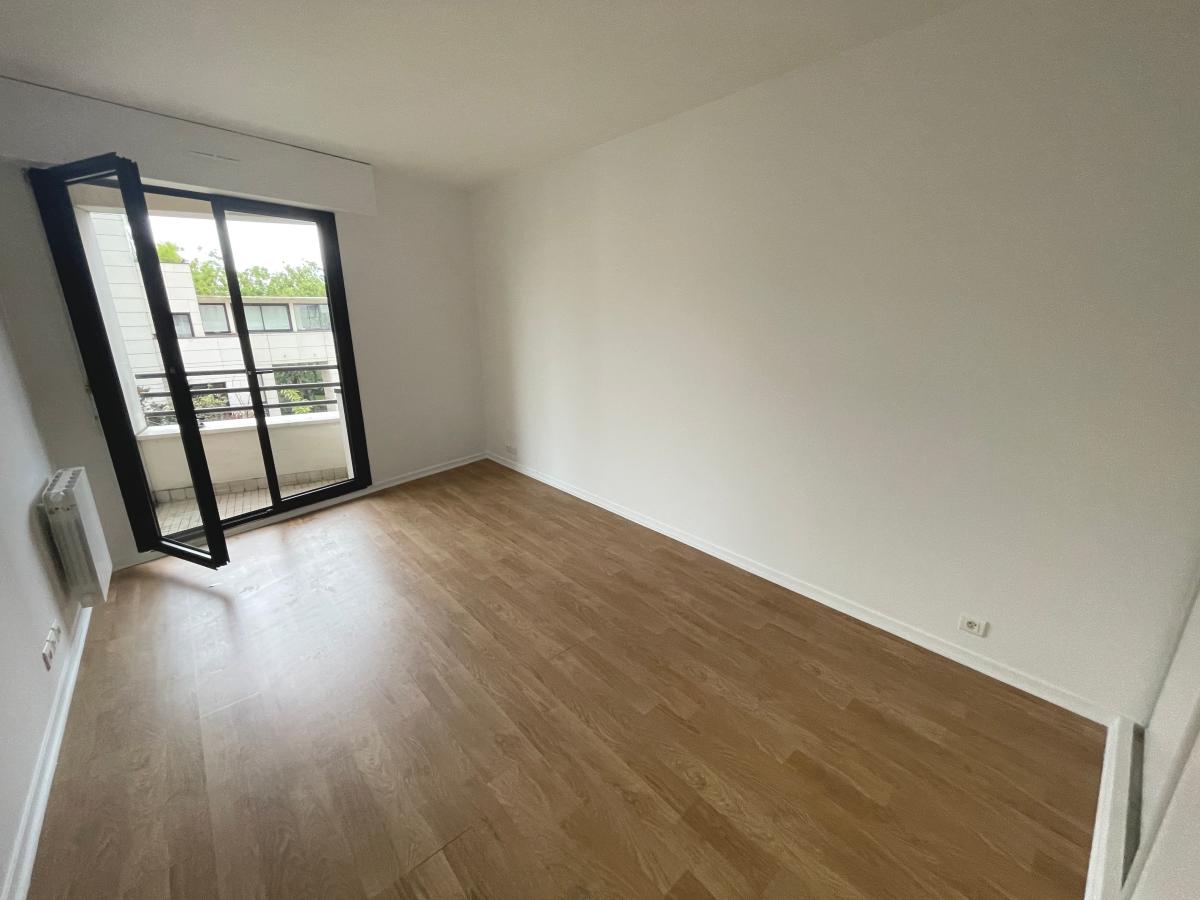 
																			4 pièces - 
																		4ème étage - 96m² - 3 167,76 € - Photo #4