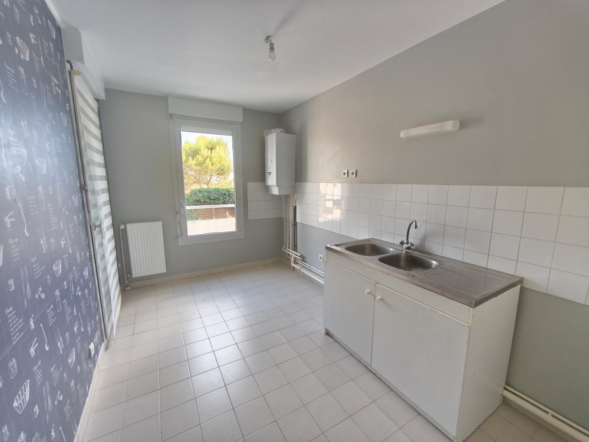 
																																							4 pièces - 
																																						RDC - 0m² - 165 000 € - Photo #2