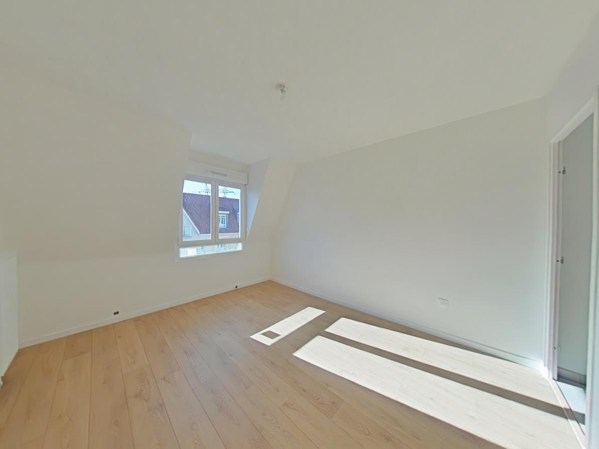 
																																							4 pièces - 
																																						3ème étage - 83m² - 1 000,26 € - Photo #5