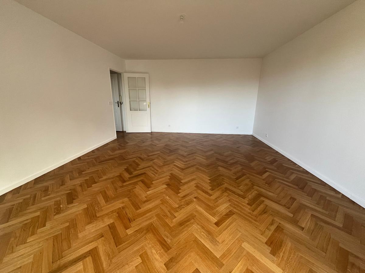 
																																							4 pièces - 
																																						3ème étage - 85m² - 425 000 € - Photo #3