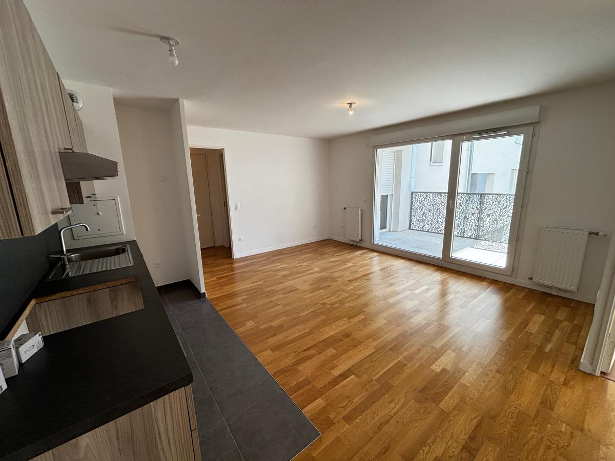 
																			3 pièces - 
																		1er étage - 71m² - 1 647,60 € - Photo #2