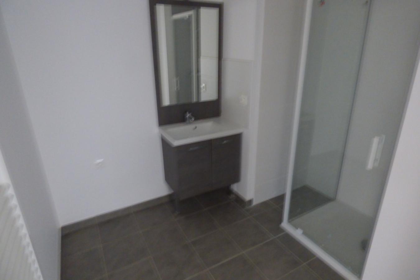 
																																							3 pièces - 
																																						2ème étage - 65m² - 726,33 € - Photo #3