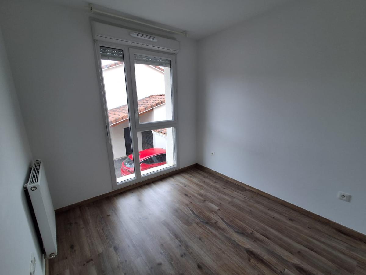 
																																							4 pièces - 
																																						RDC - 82m² - 1 038,23 € - Photo #4