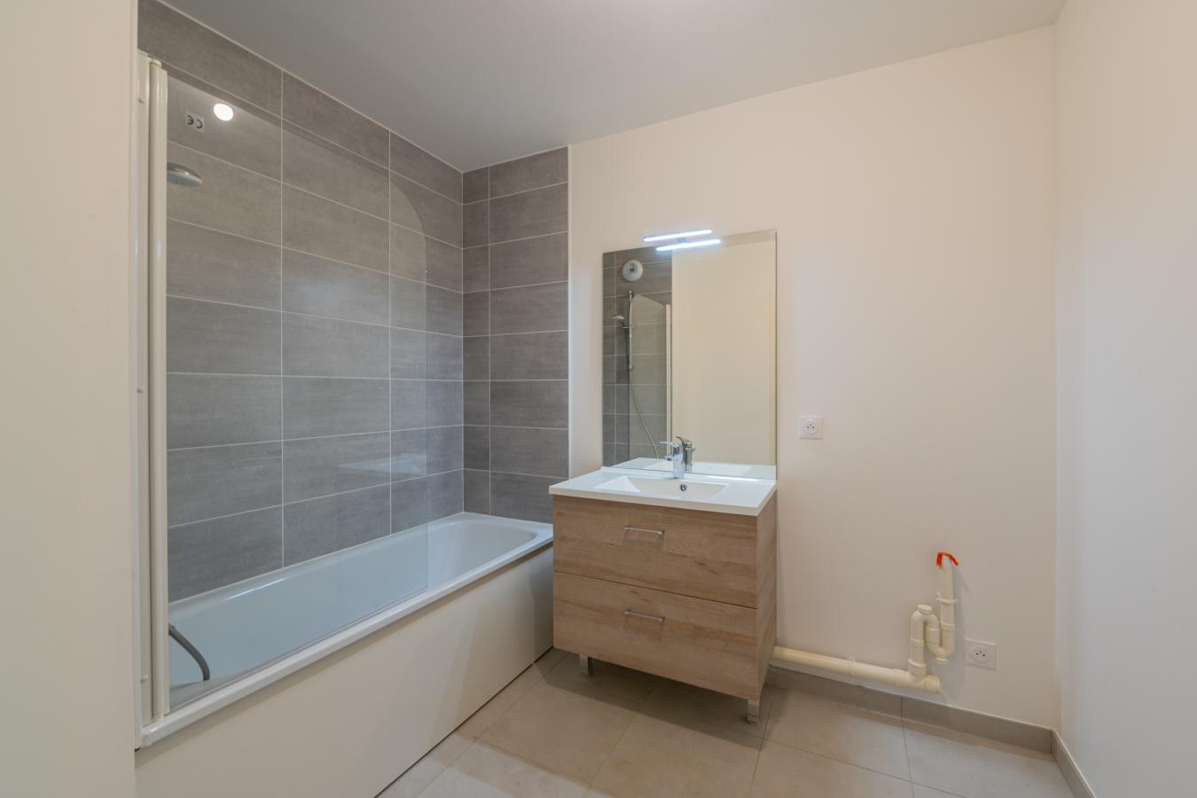 3 pièces - 1er étage - 67m² - 1 268,29 € - Photo #4