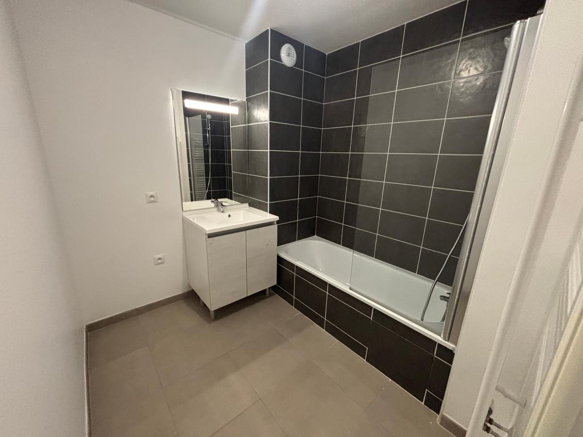 
																			3 pièces - 
																		1er étage - 62m² - 804,43 € - Photo #6