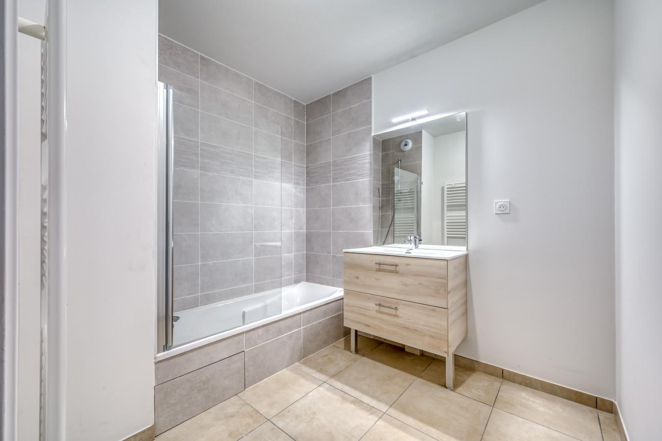 
																																							2 pièces - 
																																						2ème étage - 41m² - 642,58 € - Photo #2