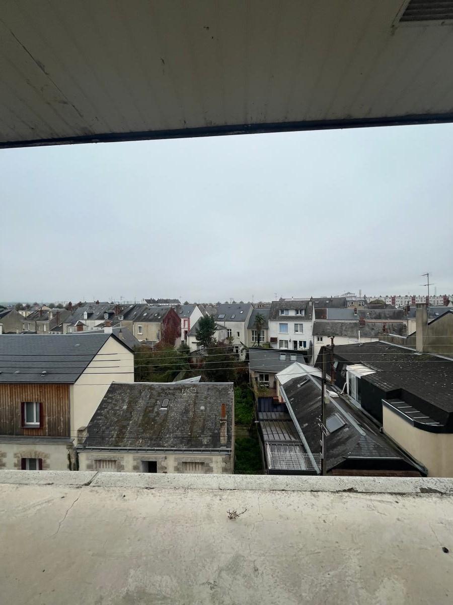 
																																							3 pièces - 
																																						3ème étage - 66m² - 146 000 € - Photo #2