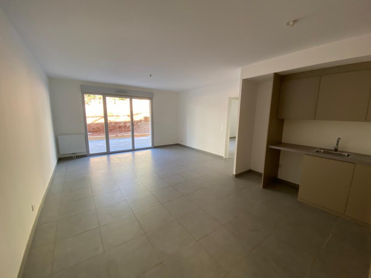 
																																							4 pièces - 
																																						2ème étage - 85m² - 1 389,36 € - Photo #3