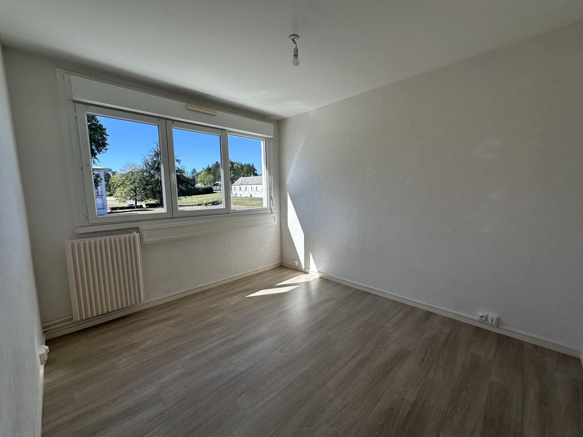 5 pièces - RDC - 107m² - 869,53 € - Photo #6