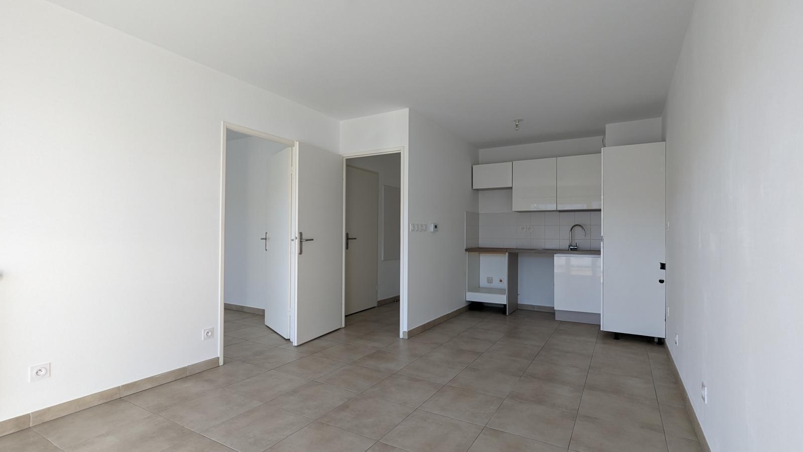 
																																							2 pièces - 
																																						2ème étage - 38m² - 811,33 € - Photo #3