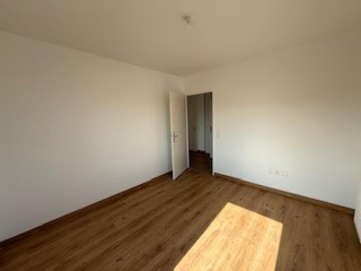 
																			3 pièces - 
																		1er étage - 61m² - 1 122,79 € - Photo #2