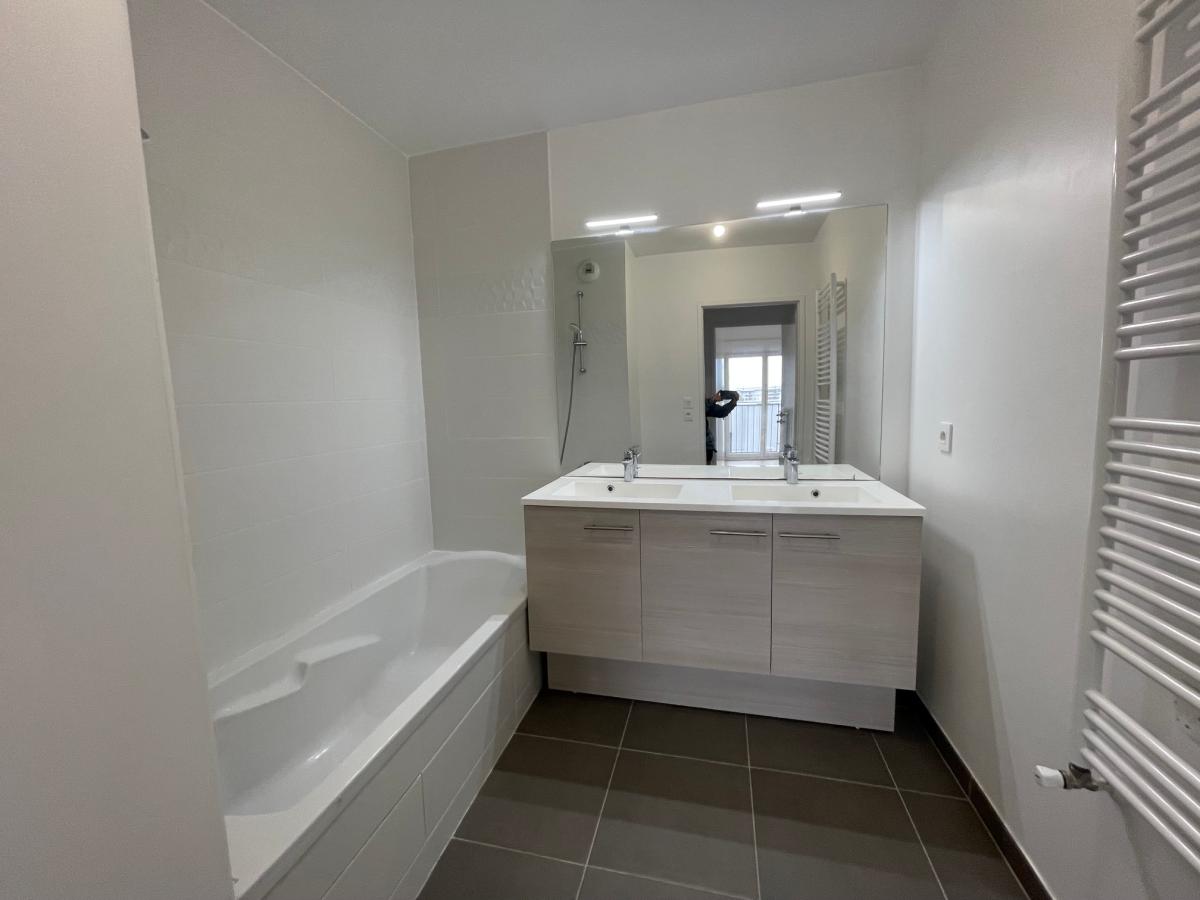 3 pièces - 6ème étage - 68m² - 1 276,39 € - Photo #6