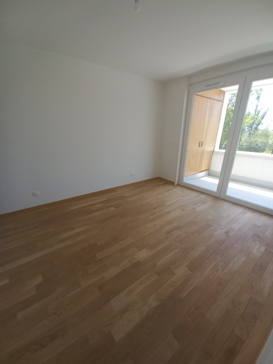 
																																							2 pièces – 
																																						3ème étage – 49m² - 780,00 € - Photo #3