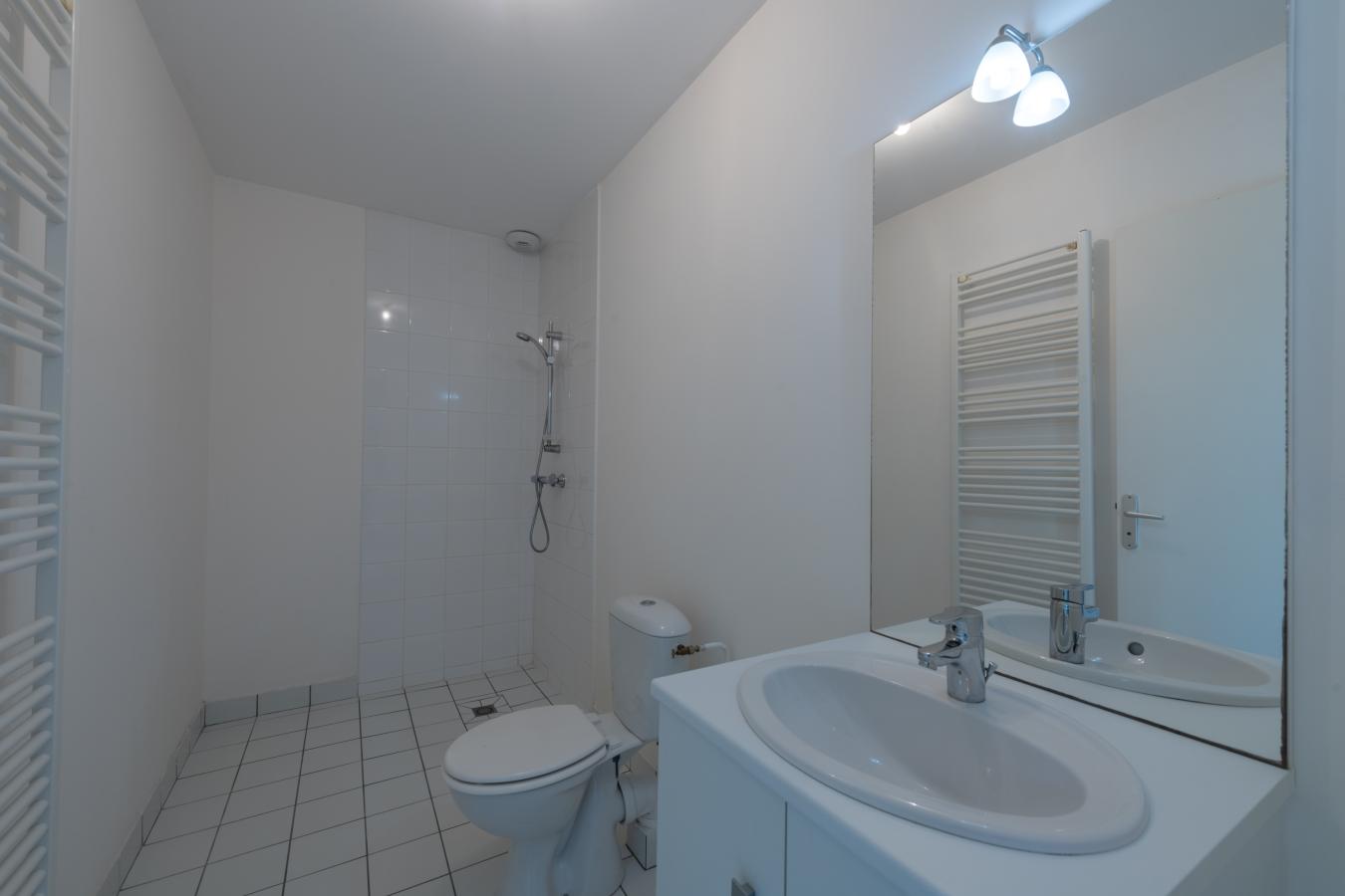 5 pièces - RDC - 118m² - 1 317,72 € - Photo #4