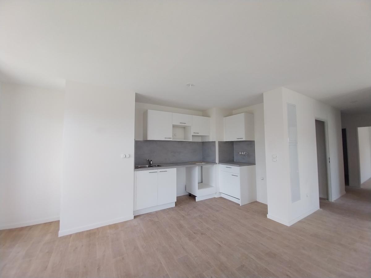 
																																							3 pièces - 
																																						10ème étage - 62m² - 855,56 € - Photo #3