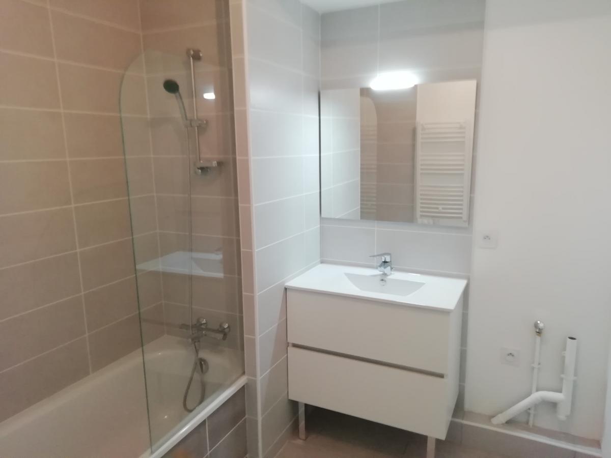 
																																							3 pièces - 
																																						1er étage - 63m² - 917,93 € - Photo #2