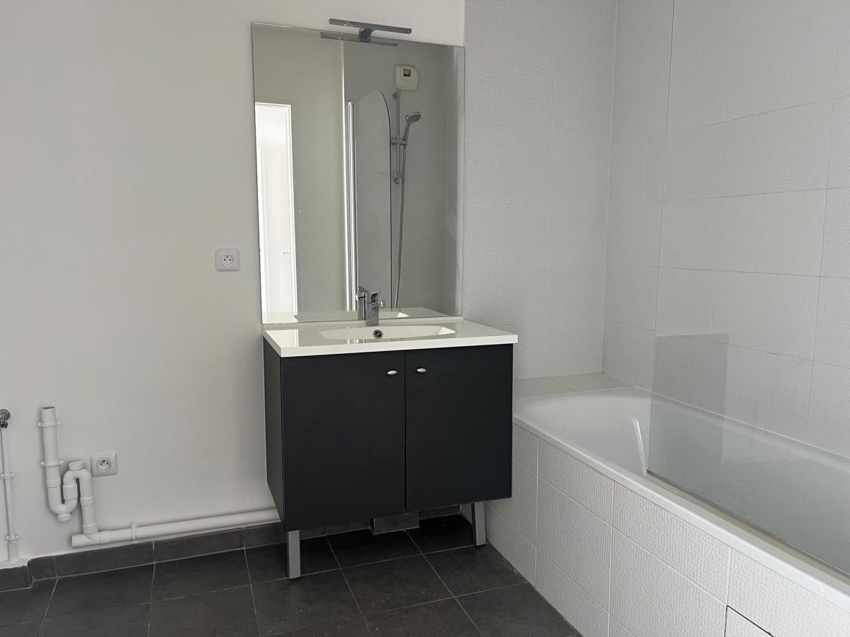 4 pièces - 4ème étage - 85m² - 1 813,61 € - Photo #6