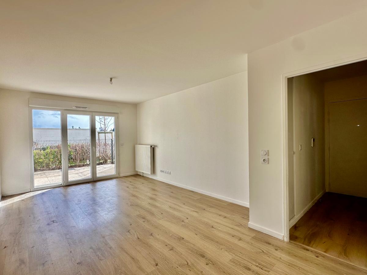 
																																							3 pièces - 
																																						3ème étage - 64m² - 1 254,44 € - Photo #1