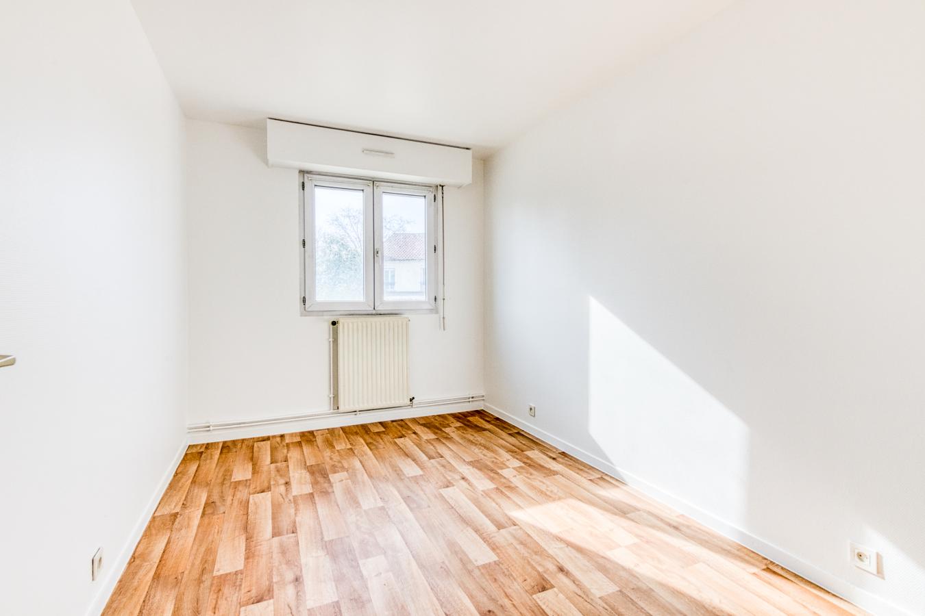 
																			4 pièces - 
																		1er étage - 82m² - 325 000 € - Photo #4