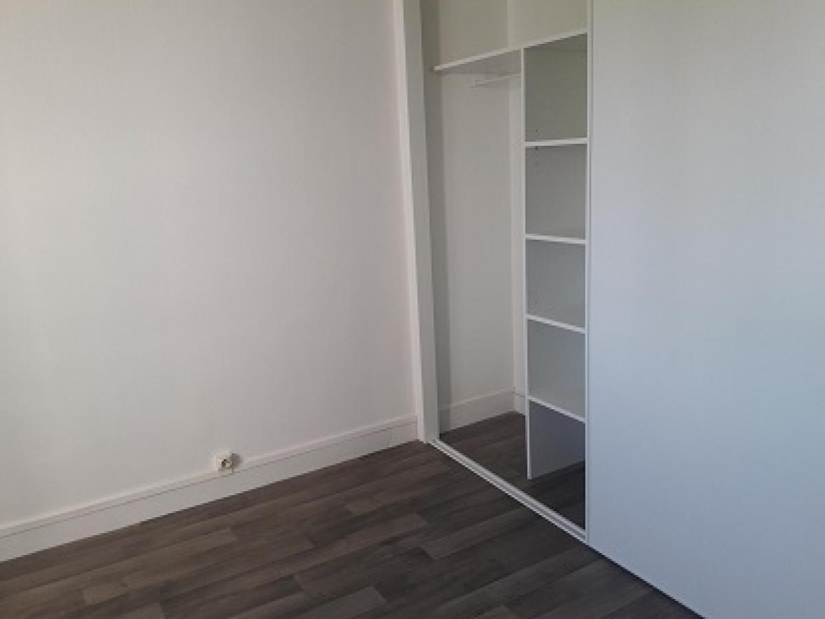 5 pièces - RDC - 82m² - 620,41 € - Photo #2