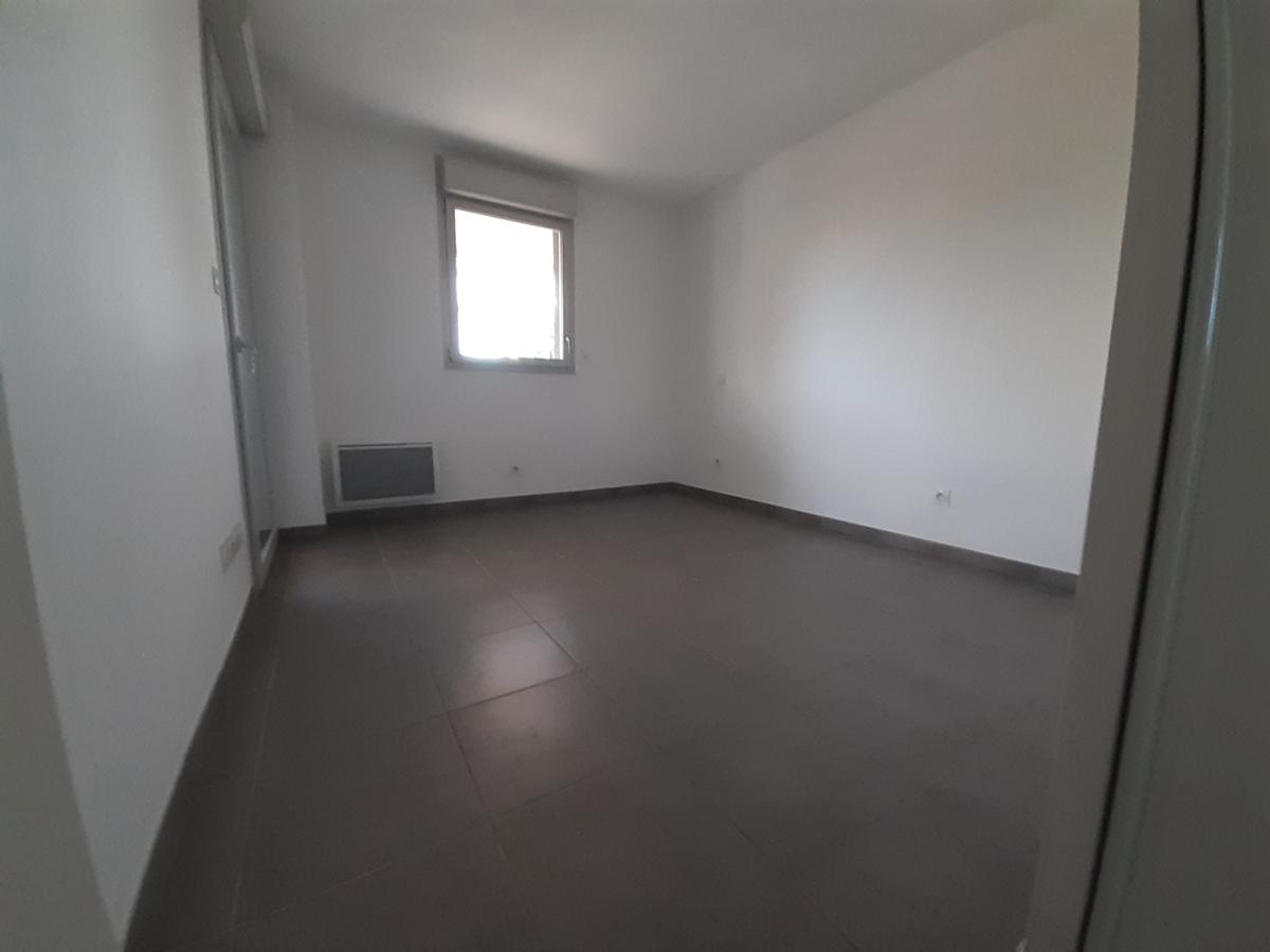 
																																							2 pièces - 
																																						1er étage - 39m² - 743,68 € - Photo #3