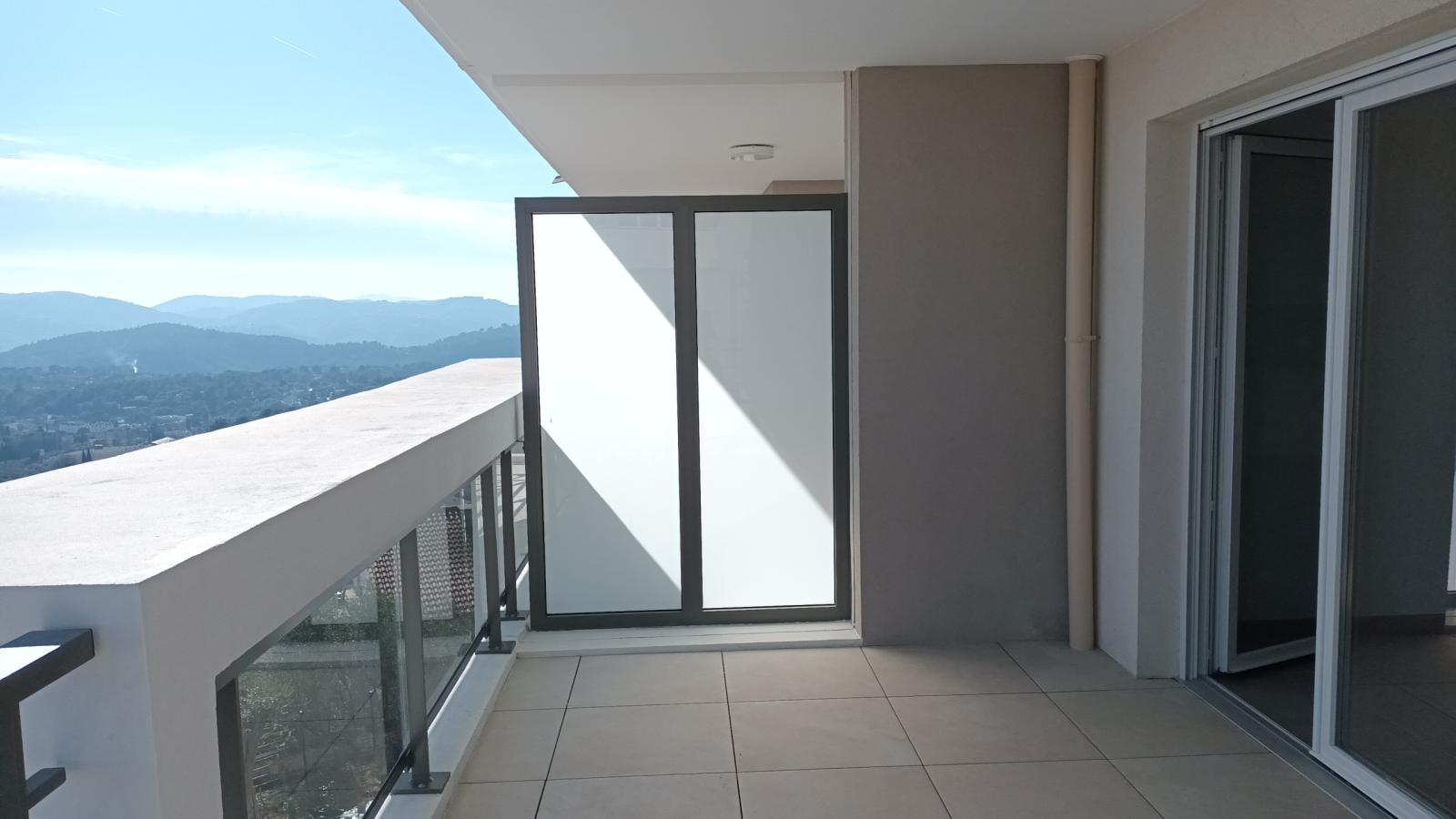 
																																							3 pièces - 
																																						2ème étage - 64m² - 1 048,41 € - Photo #3