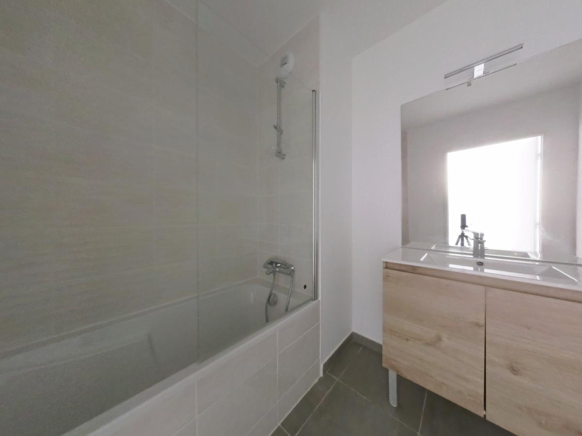 
																																							3 pièces - 
																																						2ème étage - 63m² - 1 221,97 € - Photo #6