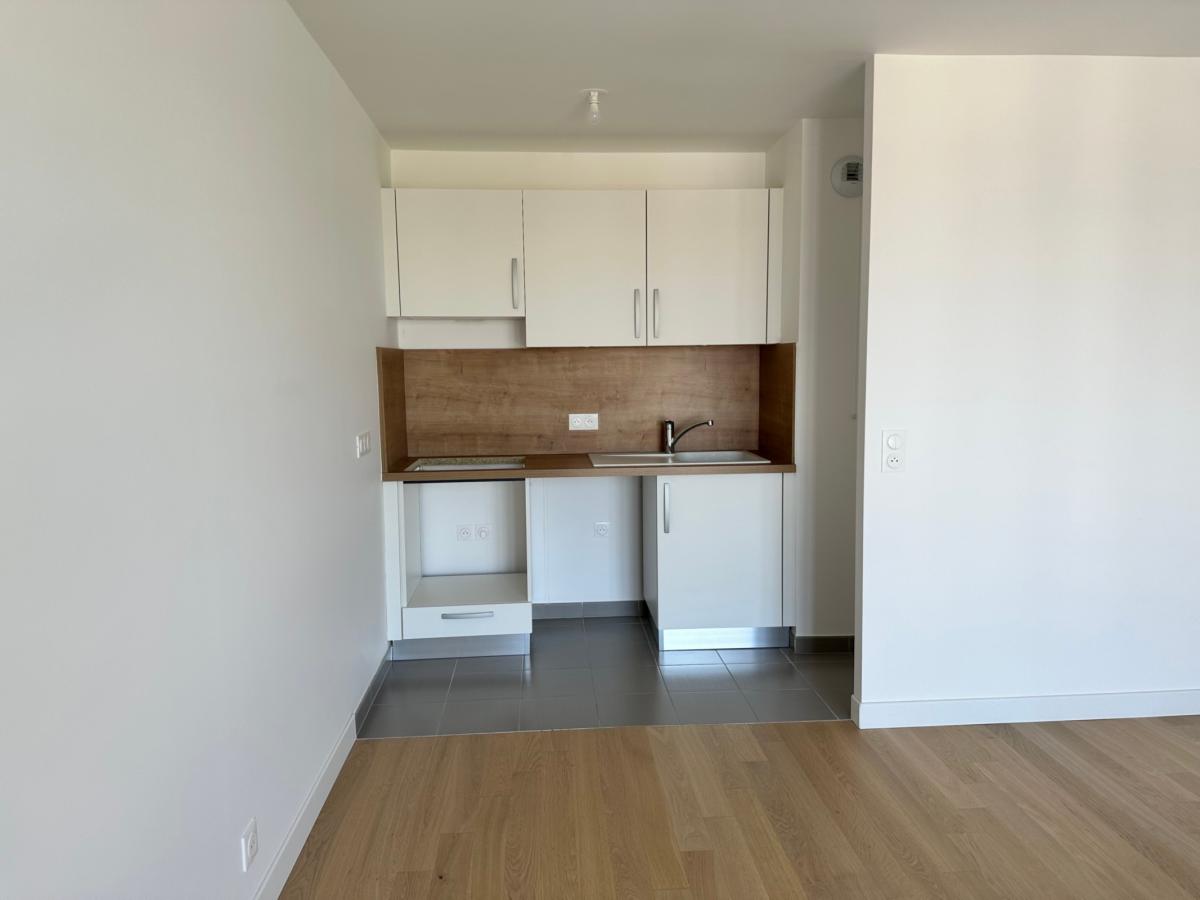 
																																							2 pièces - 
																																						1er étage - 47m² - 1 113,25 € - Photo #3