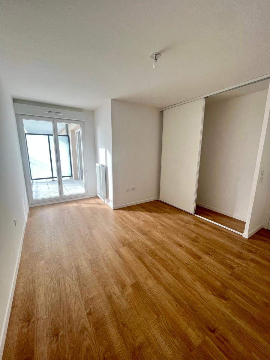 
																																							2 pièces - 
																																						3ème étage - 52m² - 920,96 € - Photo #2