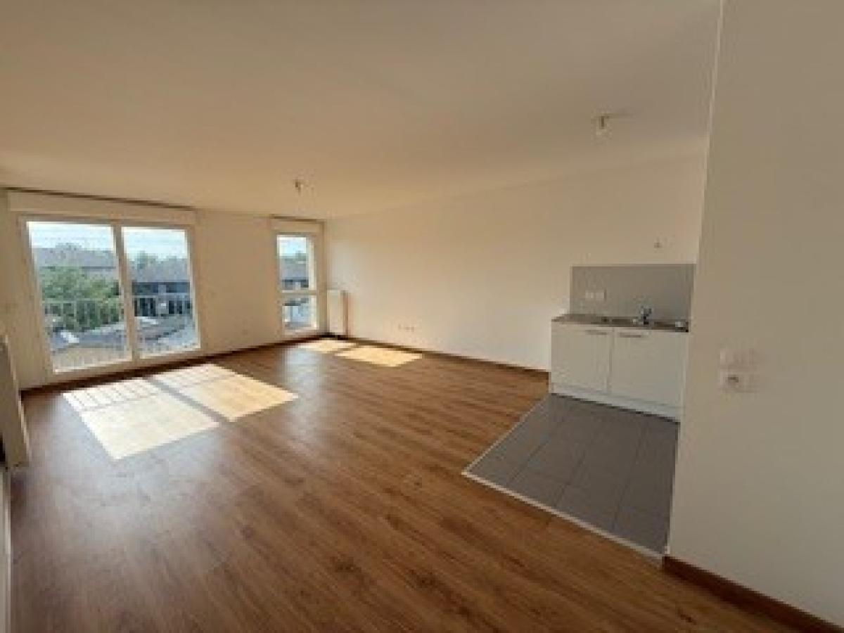
																			3 pièces - 
																		1er étage - 61m² - 1 122,79 € - Photo #0