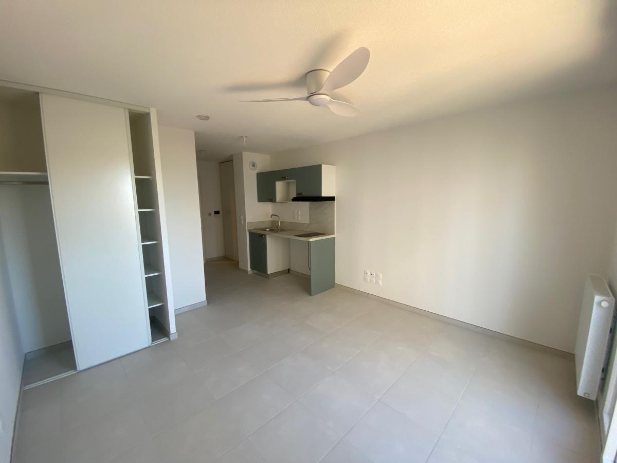 
																																							1 pièce - 
																																						2ème étage - 24m² - 453,86 € - Photo #1
