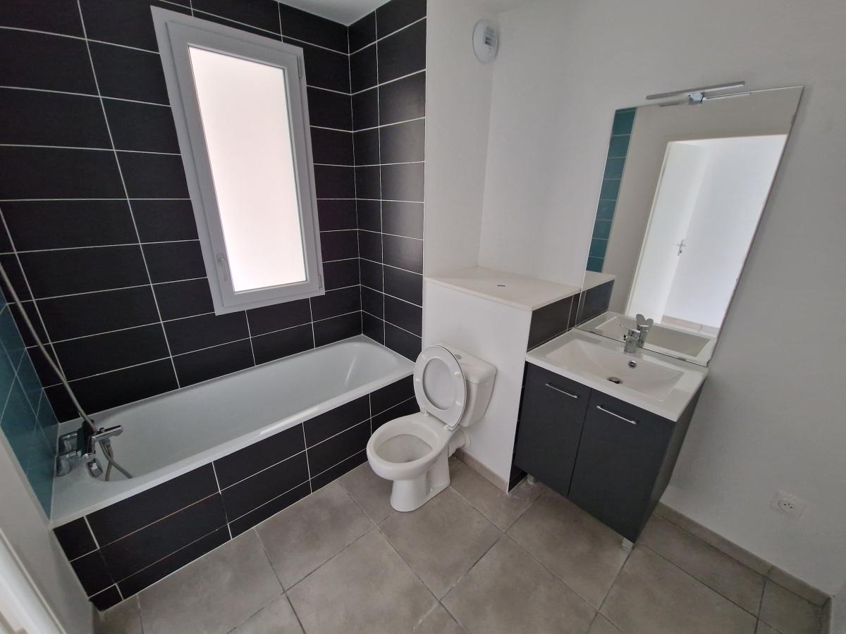
																																							2 pièces - 
																																						1er étage - 43m² - 526,80 € - Photo #3