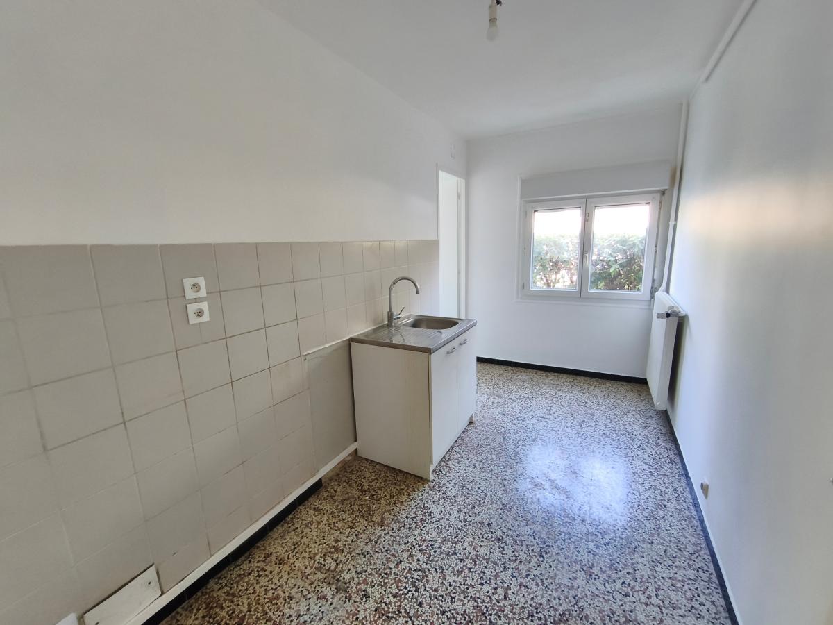 
																																							5 pièces - 
																																						RDC - 91m² - 300 000 € - Photo #4