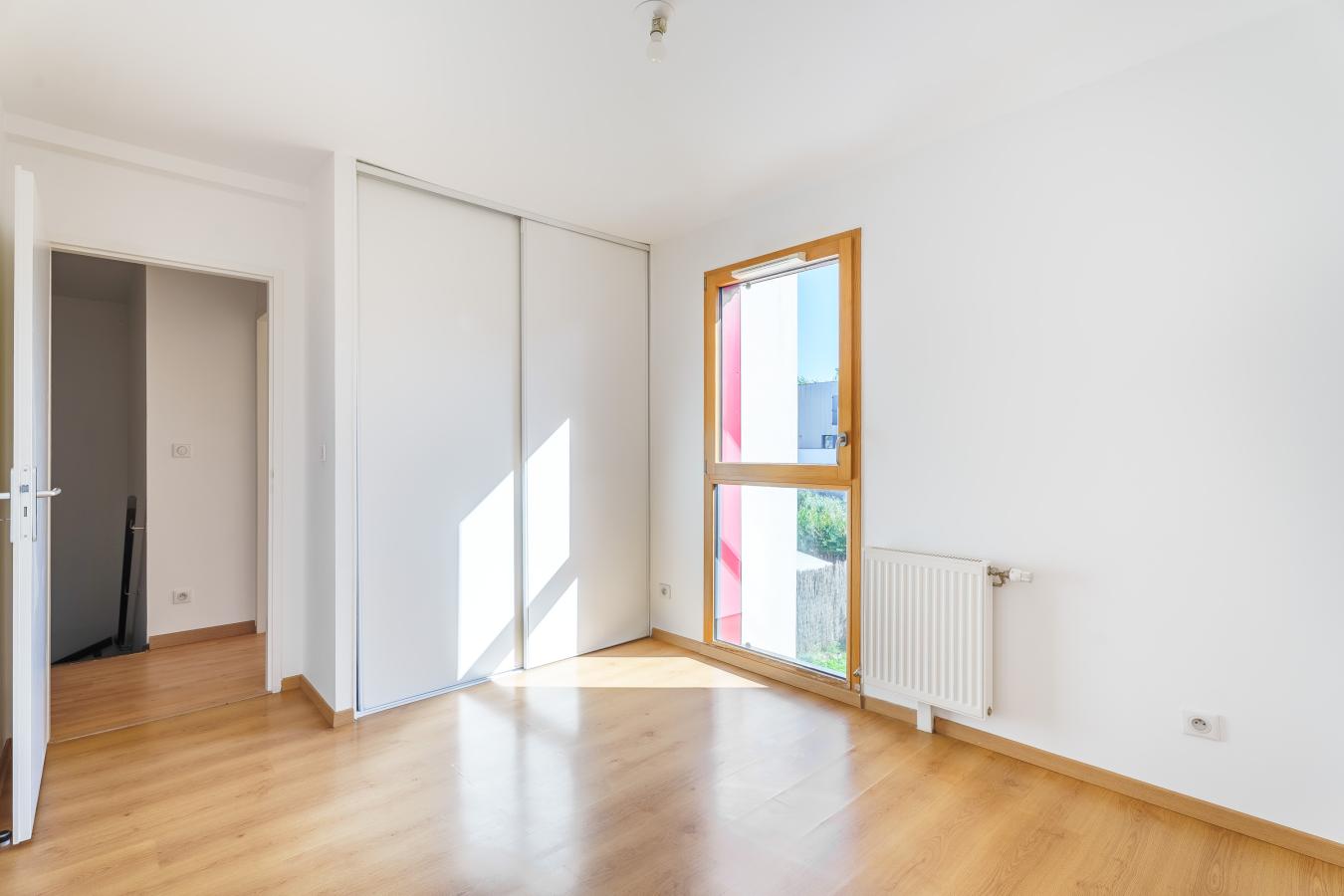 
																																							4 pièces - 
																																						RDC - 89m² - 1 230,94 € - Photo #4